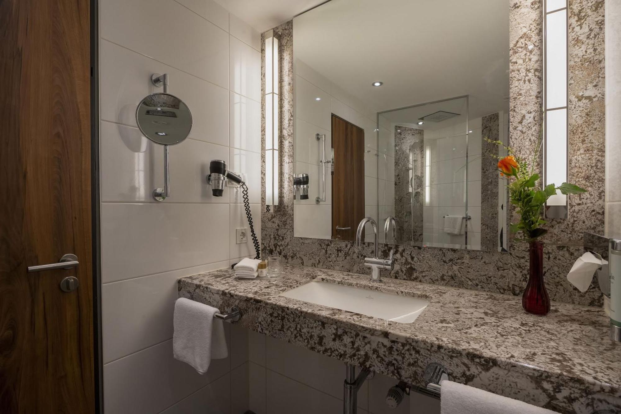 Maritim Hotel Bad Homburg Бад Хомбург фор дер Хьое Екстериор снимка