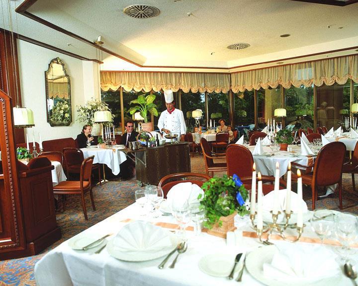 Maritim Hotel Bad Homburg Бад Хомбург фор дер Хьое Ресторант снимка